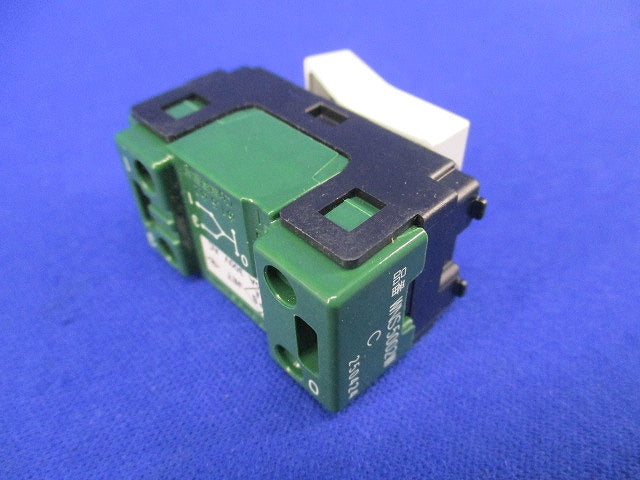 埋込スイッチC3路(マットホワイト) WNS5002W