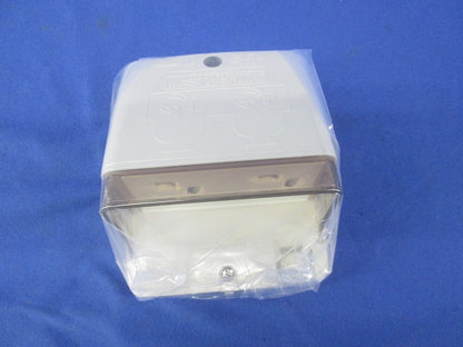 フル接地防水ダブルコンセント WK4106