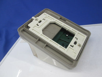 フル接地防水ダブルコンセント WK4106