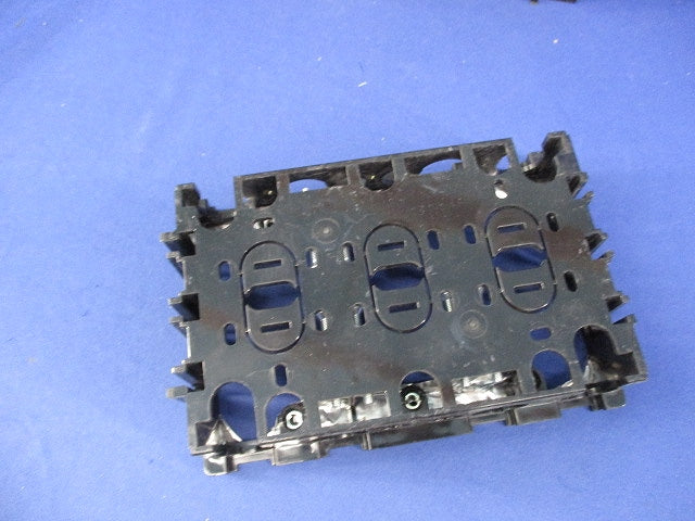 住宅用スイッチボックス 3コ用(19個入) DM80302