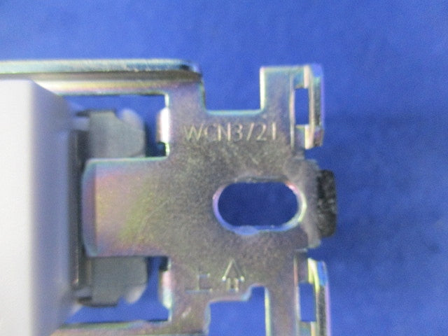 埋込コンセントセット(マットセラミックホワイト) WN1001MCW他