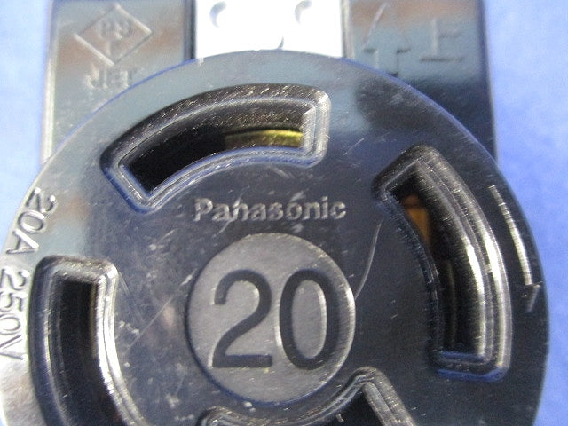 接地3P20A引掛埋込コンセント WF2420K