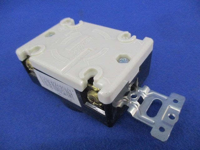 接地3P20A引掛埋込コンセント WF2420K