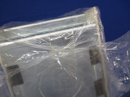 メタルモール コーナーボックス A.B型 共用 ミルキーホワイト DZB245E