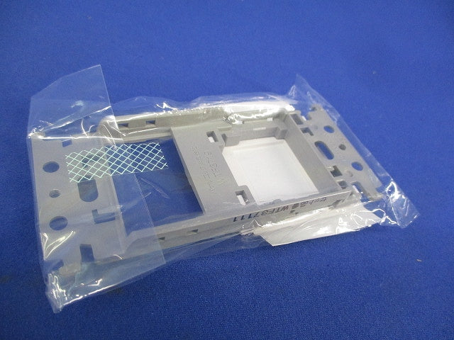 絶縁取付枠(スイッチ+コンセント用)化粧カバー付(10個入)(ホワイト) WTF37111W