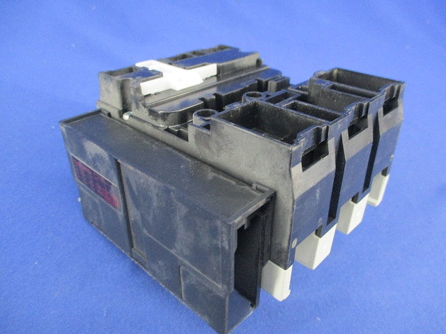 ノーヒューズ遮断器3P3E50A(アラームスイッチ付) NF50-KC