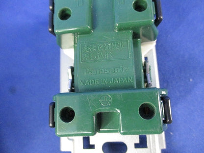 埋込アースターミナル付接地ダブルコンセント(5個入) WN11329