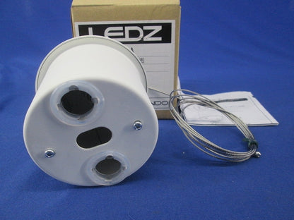 埋込吊具(ホワイト) RK618W 1a