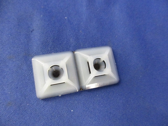 結束バンド固定具(90個入) SKM-20