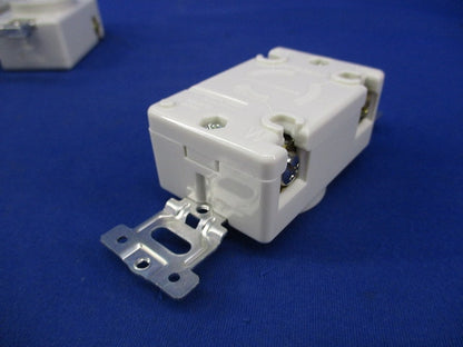 引掛埋込コンセント(4個入)(ミルキーホワイト) WF2320K