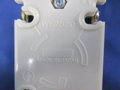 接地2P20A引掛埋込コンセント(3個入) WF2520