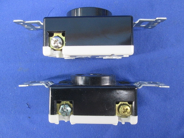 接地2P20A引掛埋込コンセント(3個入) WF2520