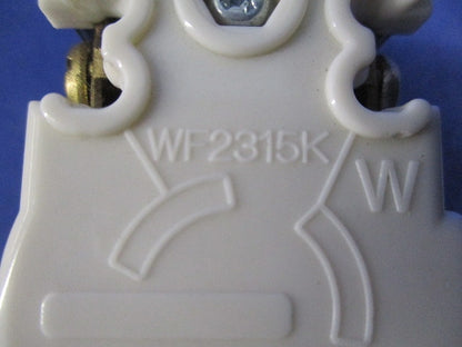 引掛埋込コンセント(3個入) WF2315K