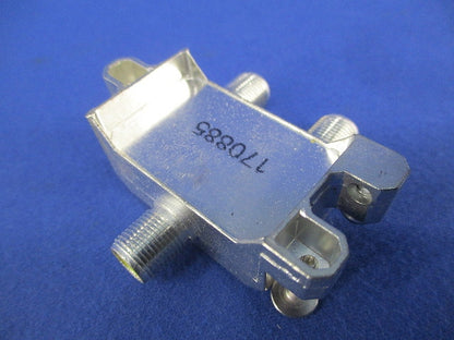 4K8K２分配器 D2E