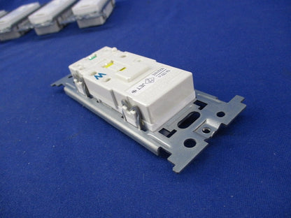 アースターミナル付接地コンセント(6個入) NDG2181E