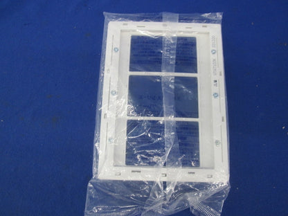 スイッチプレート3連用(3枚入)(ホワイト) WTA7103K