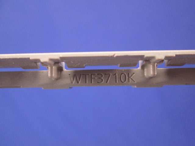 埋込絶縁コンセント取付枠(12個入) WTF3710K