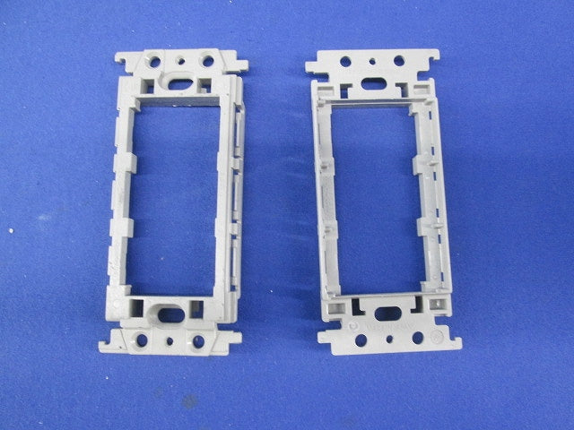 埋込絶縁コンセント取付枠(12個入) WTF3710K