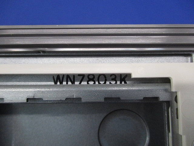 金属防滴プレート 3コ用 取付枠付 WN7803K