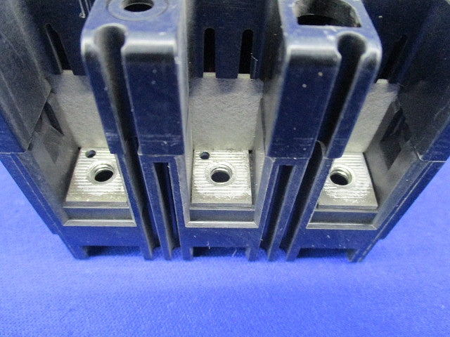 ノーヒューズ遮断器3P50A NF50-CP