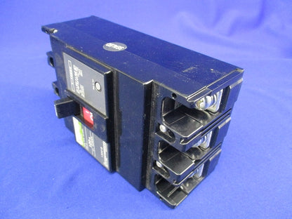 サーキットブレーカ3P120A NBE153J