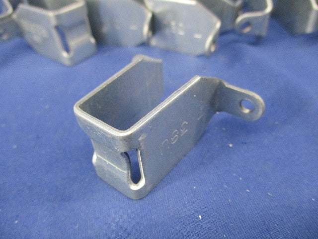 軽みぞ形鋼用ボックス支持金具(30個入) T38U
