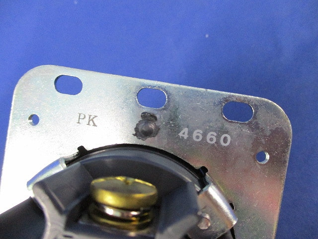 引掛形埋込コンセント 4660