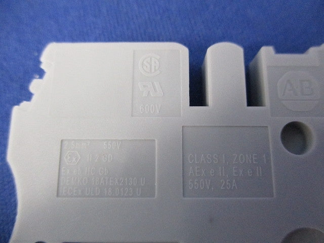 DINレール取付型フィードスルー端子台(56個入) 1492-L3