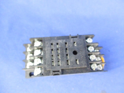 共用ソケット(10個入) PYF14A