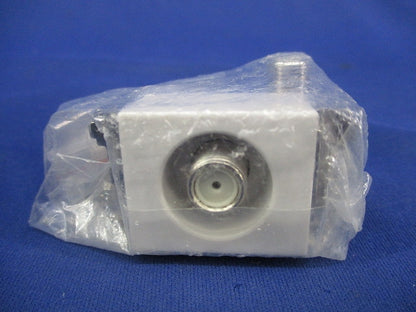 埋込高シールドテレビコンセント 端末用(電流通過形) WCS4812W