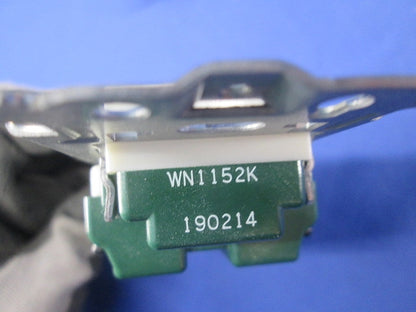 埋込扉付アースターミナル付接地ダブルコンセント(7個入) WN1152K