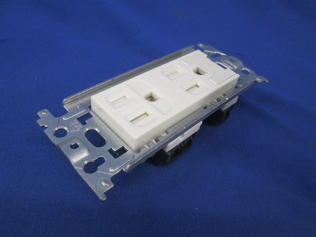 埋込扉付アースターミナル付接地ダブルコンセント(7個入) WN1152K