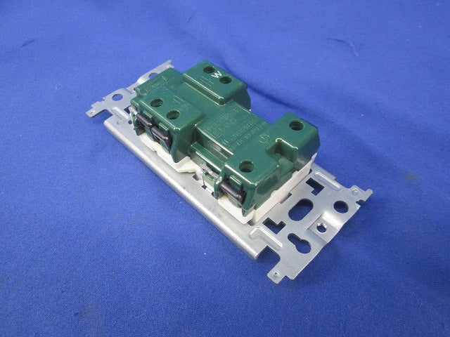 埋込扉付アースターミナル付接地ダブルコンセント(7個入) WN1152K