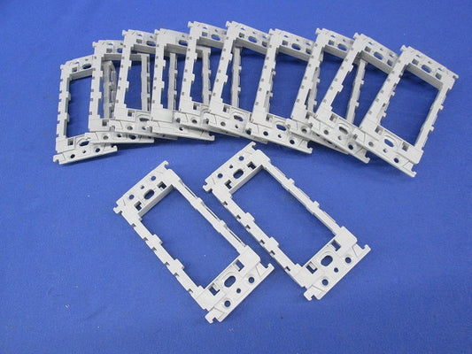 埋込コンセント用絶縁取付枠(12個入) WTL3710K