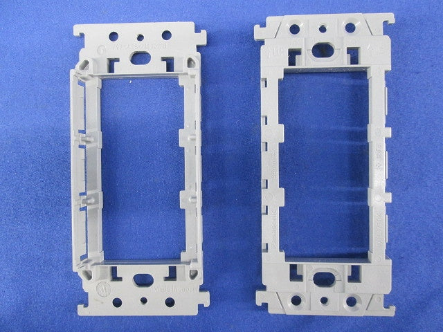 埋込コンセント用絶縁取付枠(12個入) WTL3710K