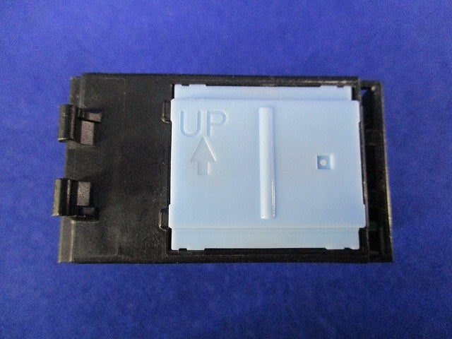 埋込スイッチB(片切・表示なし)(6個入)(汚れ有) WT5001