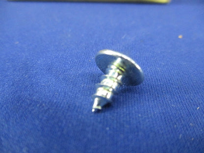 +Aトラス ユニクロ 十字穴付きタッピンねじ5×10(500本以上入) 型番不明