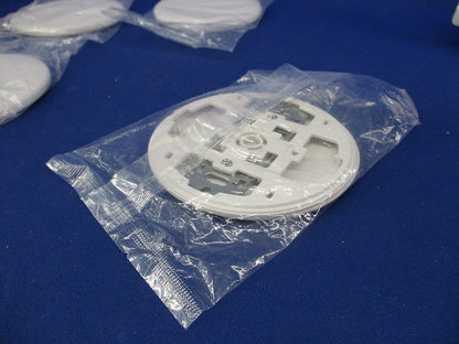 モダン丸型カバープレート(4枚入)(ホワイト)(新品未開封) WN7090