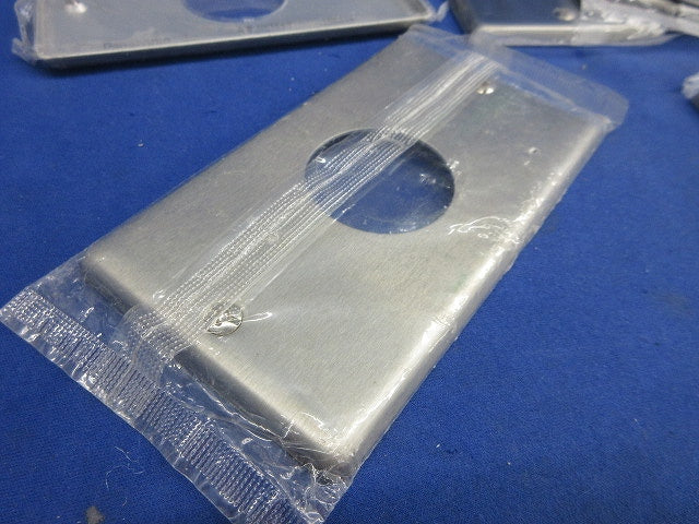 フルカラー新金属埋込コンセントプレート(8枚入) WN9513