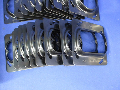 中四角浅型アウトレットボックス・塗代カバー付(17個入) CVMRB+CVMRB