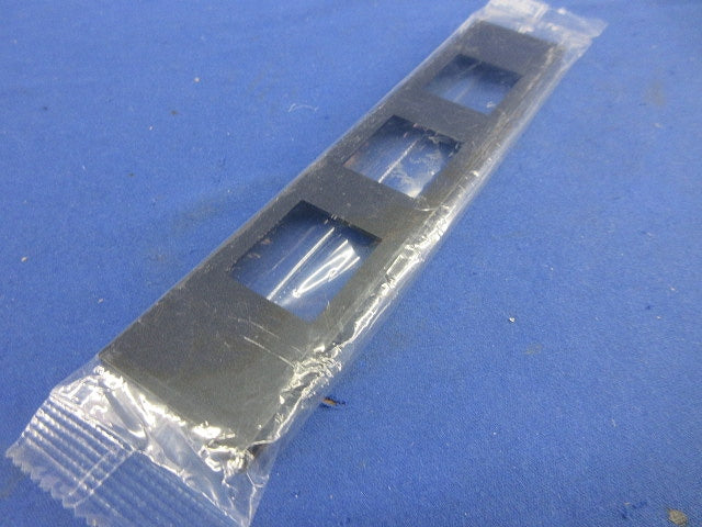 機器用3口プレート(4個入) NKPN-3UP
