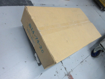 盤用キャビネット(露出形・両扉)クリーム B14-74-2C