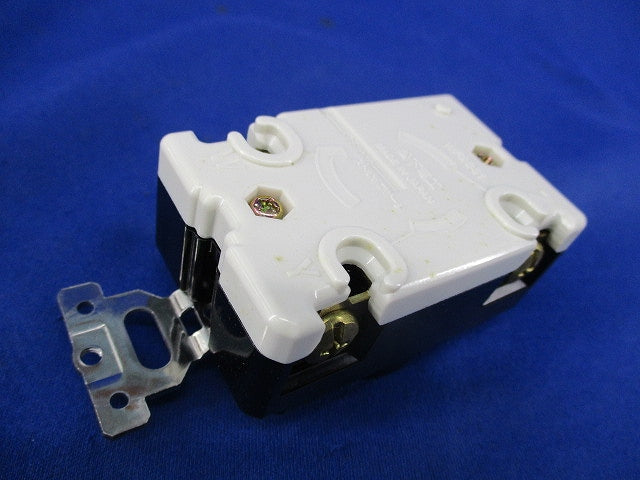 3P30A引掛埋込コンセント(ブラック) WF2331