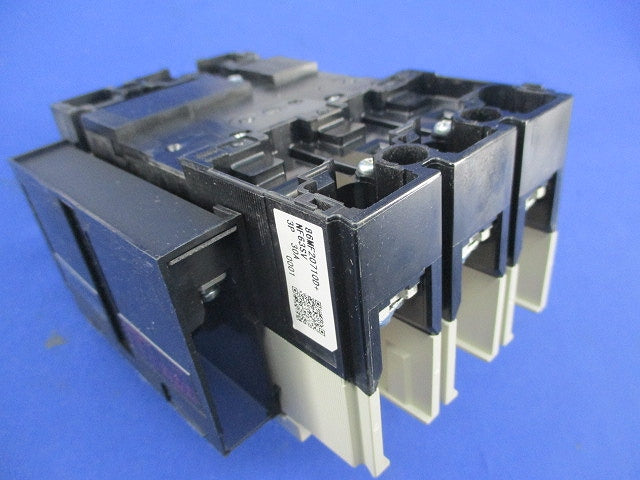 ノーヒューズブレーカ 3P30A(アラームスイッチ付) NF63-SV