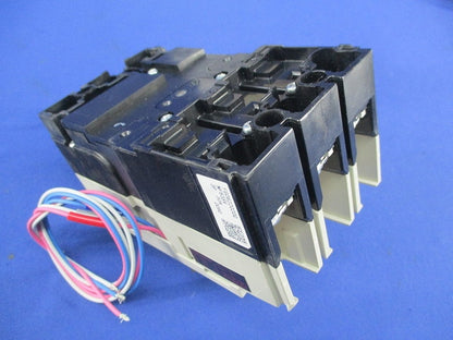 ノーヒューズブレーカ 3P30A(アラームスイッチ付) NF63-SV