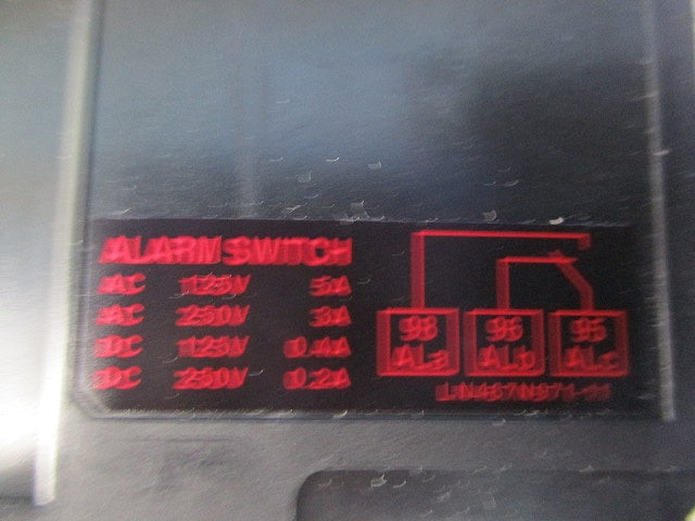 ノーヒューズブレーカ 3P30A(アラームスイッチ付) NF63-SV