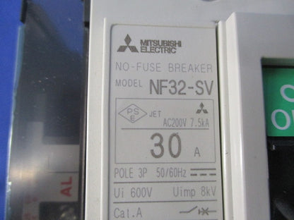 ノーヒューズブレーカ3P30A(アラームスイッチ付) NF32-SV