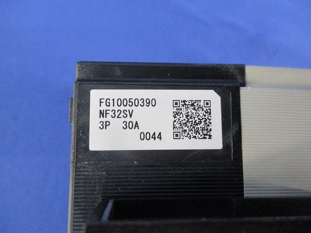 ノーヒューズブレーカ3P30A(アラームスイッチ付) NF32-SV