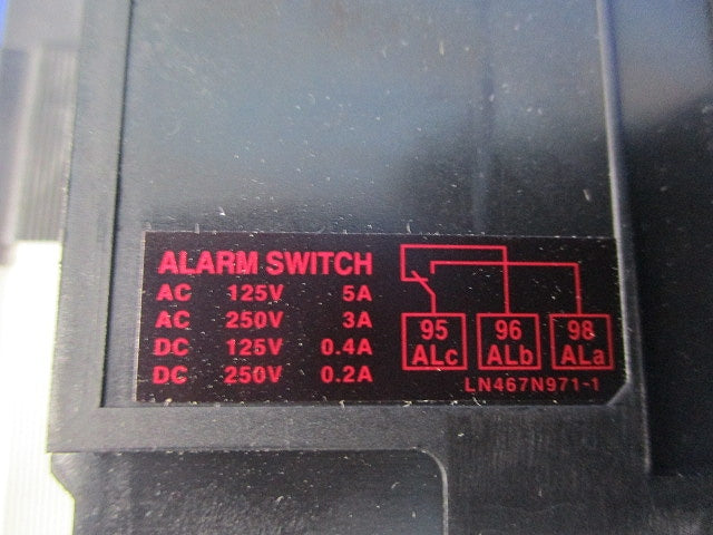 ノーヒューズブレーカ3P30A(アラームスイッチ付) NF32-SV