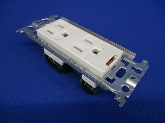フルカラー埋込アースターミナル付接地ダブルコンセント WN11329